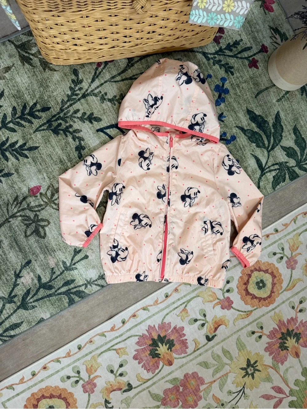 Gap Minnie Mouse Windbuster Size 4T Toddler girls Light Jacket Gap Disney Rain